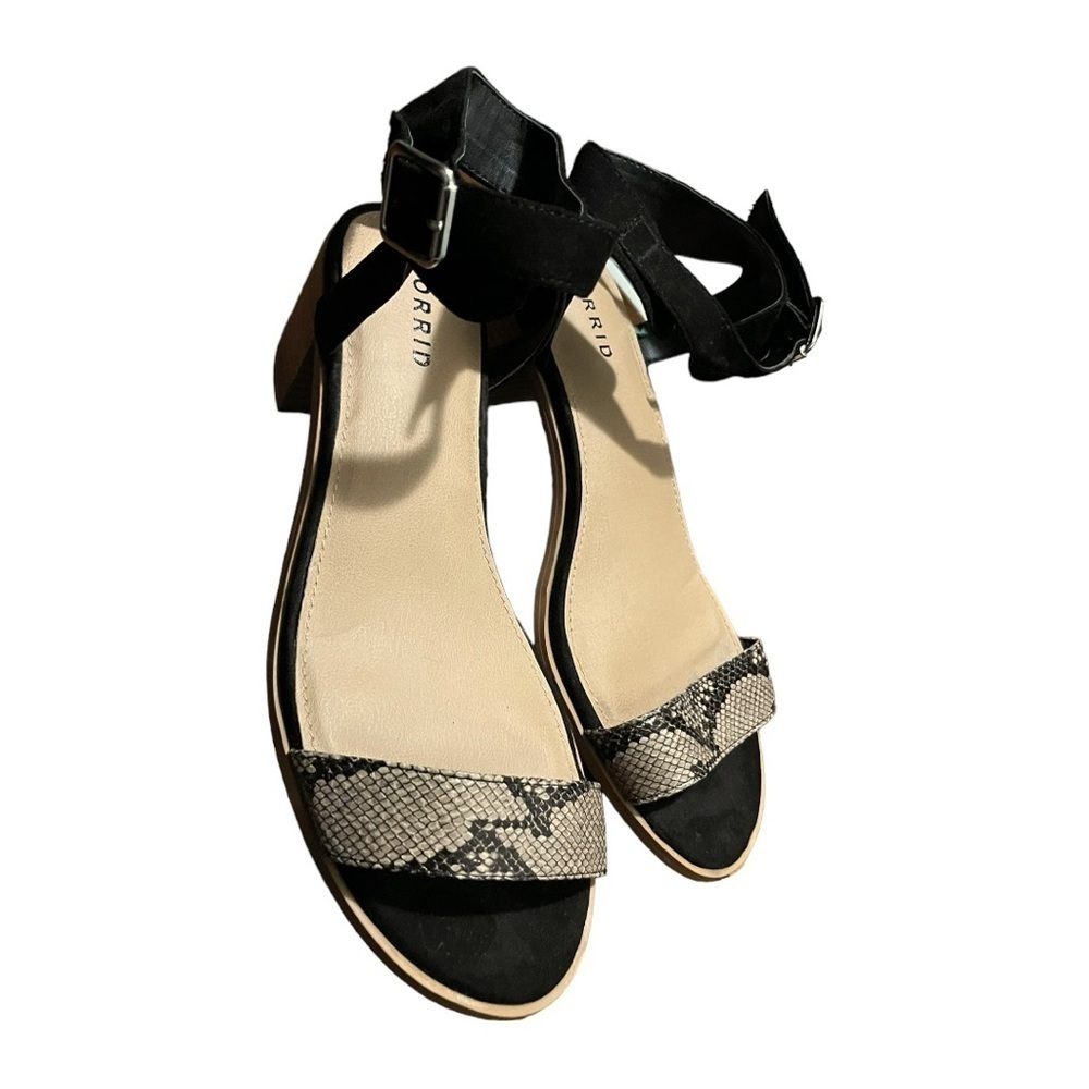 NEW Torrid Black Ankle Strap with Snake Single Strap Open Toe Sz 10